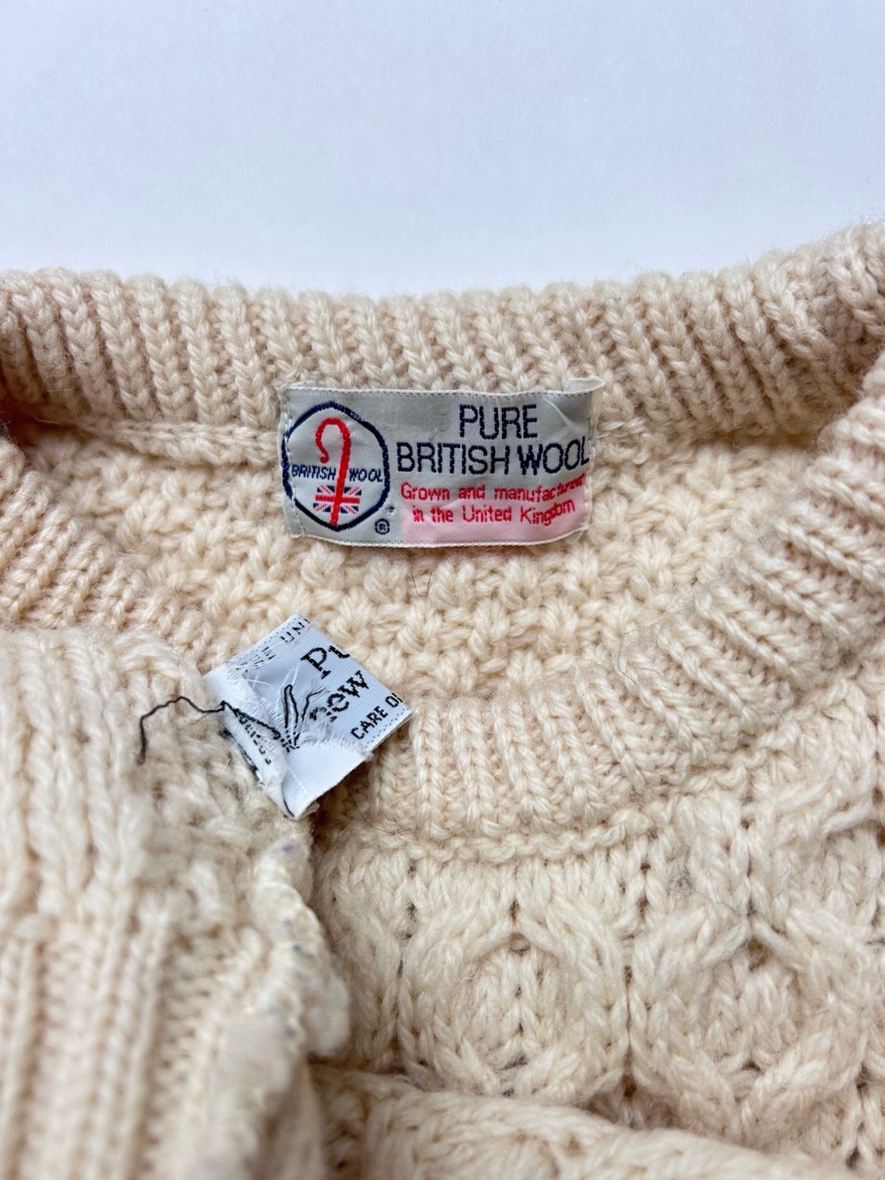 Vintage Ivory Chunky Cable Knit Pure British Wool Irish Fisherman Sweater S / M - Picture 16 of 16